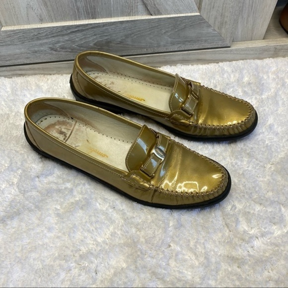 Ferragamo Sport Italy Gold Patent Driving Shoes 9 - Picture 2 of 12